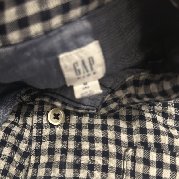 NWOT Gap boys button down size M - Picture 2 of 5